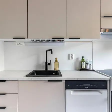 Apartamento Just Renovated 1br With Sauna & Balcony *