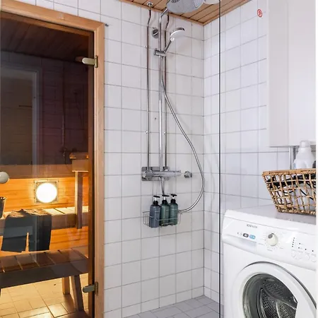 Just Renovated 1br With Sauna & Balcony